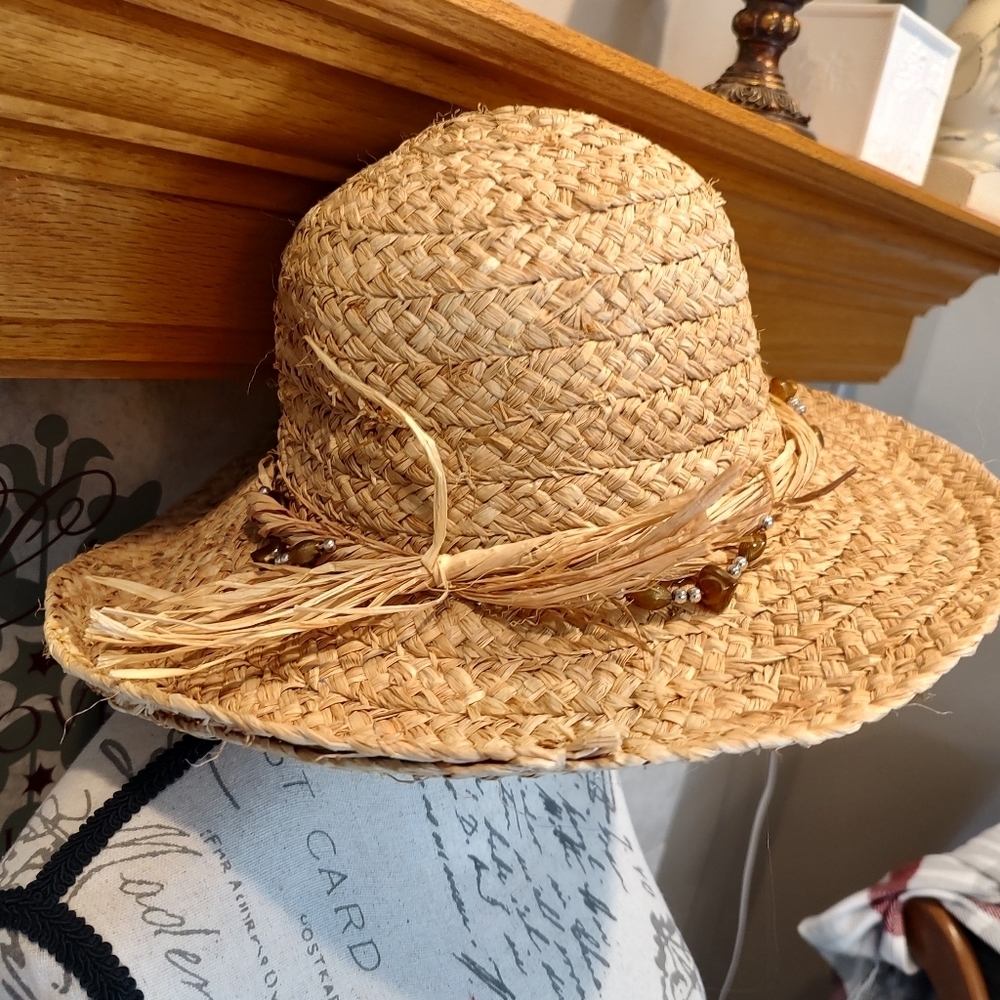 Sun N Sand Straw Hat With Jewel Assessory! - Picture 2 of 9